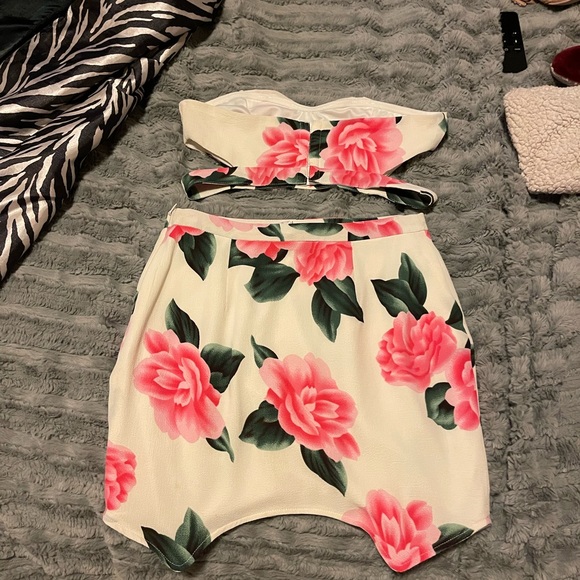 Tobi Two Piece set - Picture 2 of 2